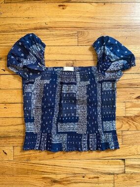 Mused Smocked Puff-Sleeve/off shoulder Top